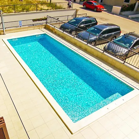 شقة Apartment Premantura 3 *