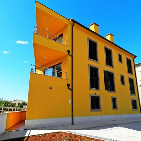 Apartment Premantura 3 公寓
