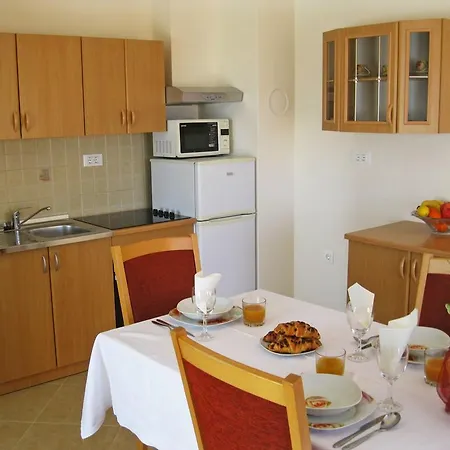Apartment Premantura 3 *